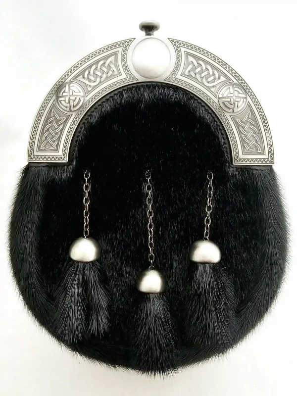 Black Sealskin Sporran with a Celtic Cantle